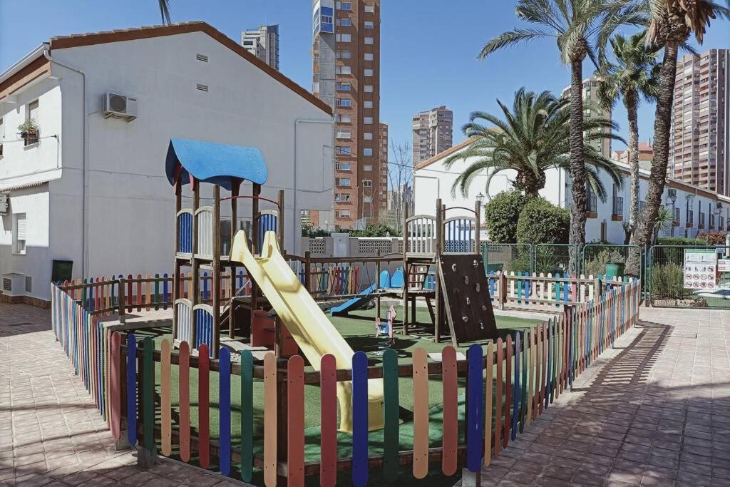 2 Bedroom Townhouse In Beautiful Gated Complex Benidorm Exterior photo